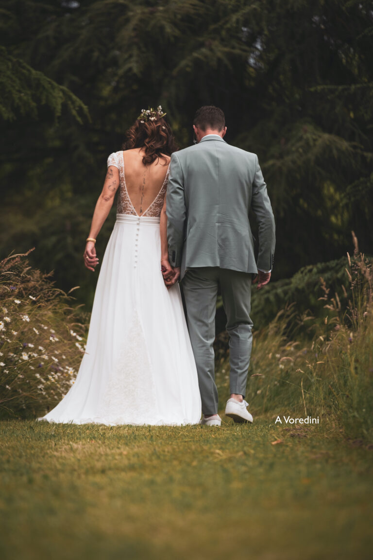 Mariés dans le parc du Mauny